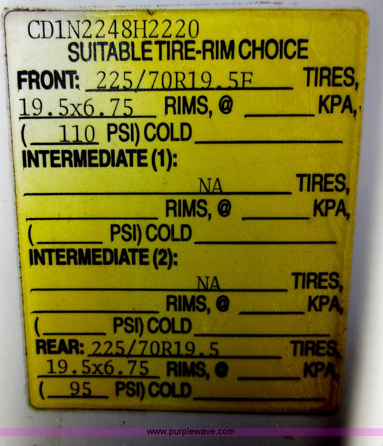 image for item B1266 1999 Coach Navistar International 3400 bus