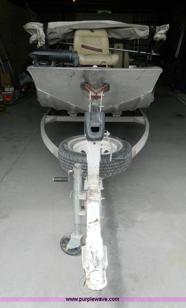 image for item B3682 Bass Tracker III 16' aluminum boat