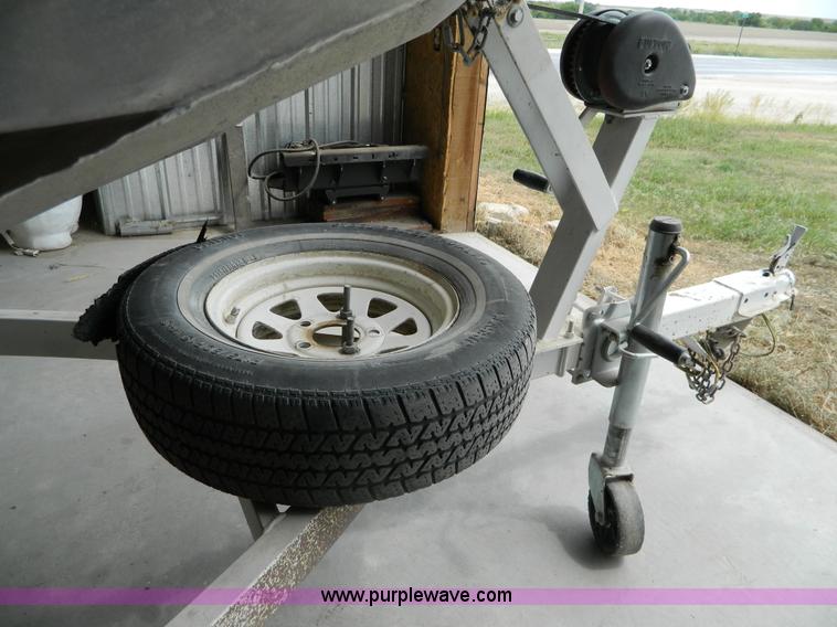 image for item B3682 Bass Tracker III 16' aluminum boat