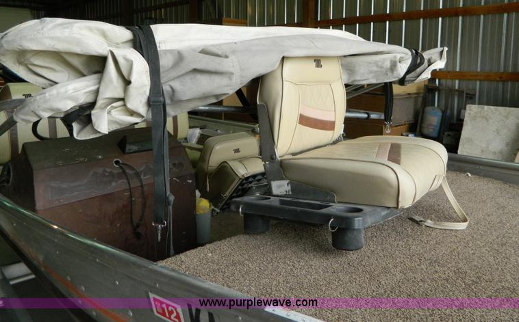 image for item B3682 Bass Tracker III 16' aluminum boat