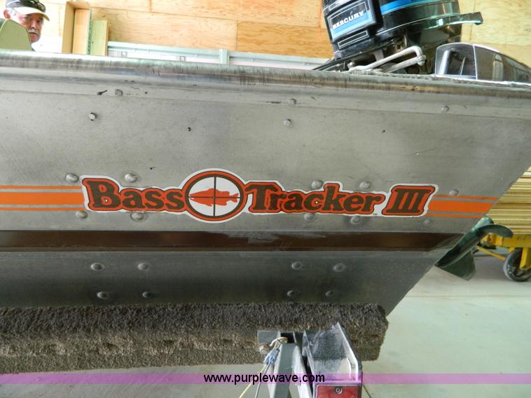 image for item B3682 Bass Tracker III 16' aluminum boat