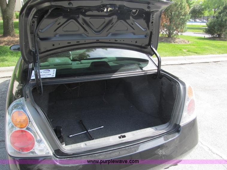 image for item B5148 2004 Nissan Altima