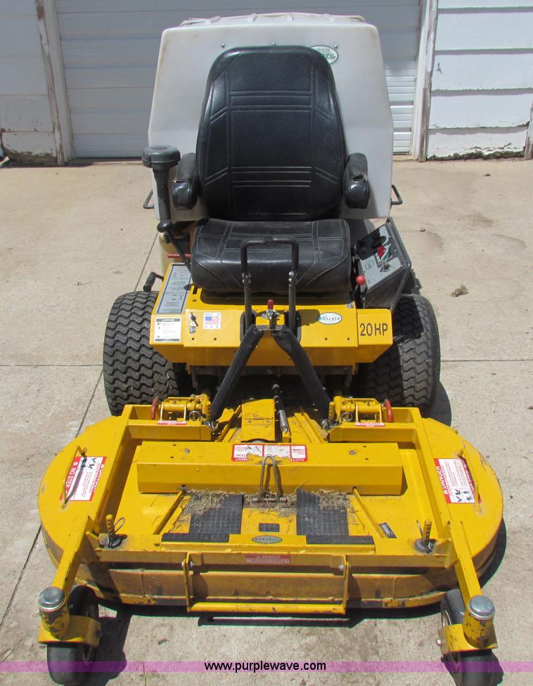 image for item B7273 2005 Walker lawn mower