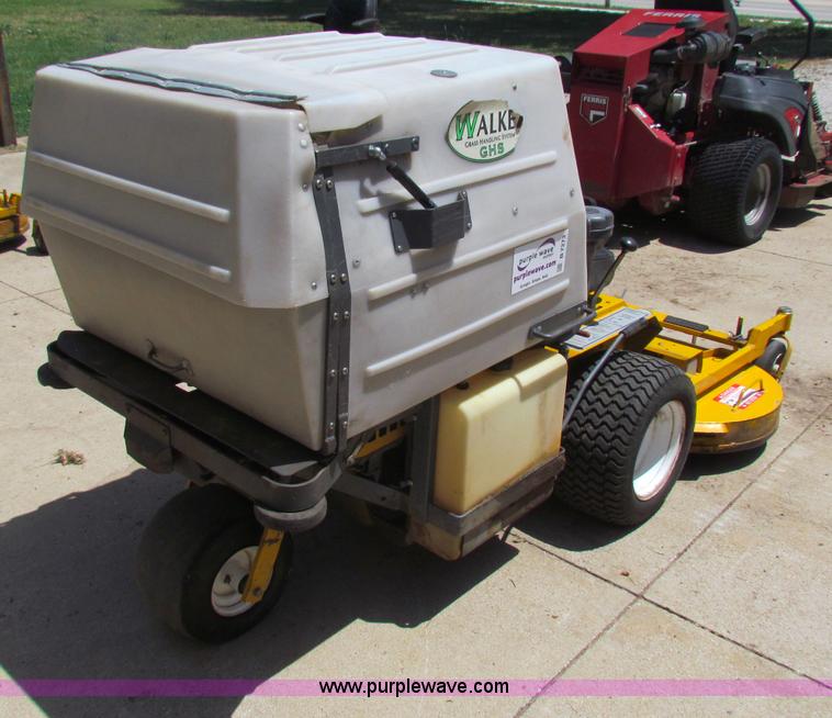 image for item B7273 2005 Walker lawn mower