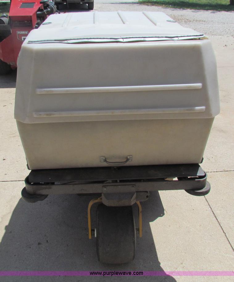 image for item B7273 2005 Walker lawn mower