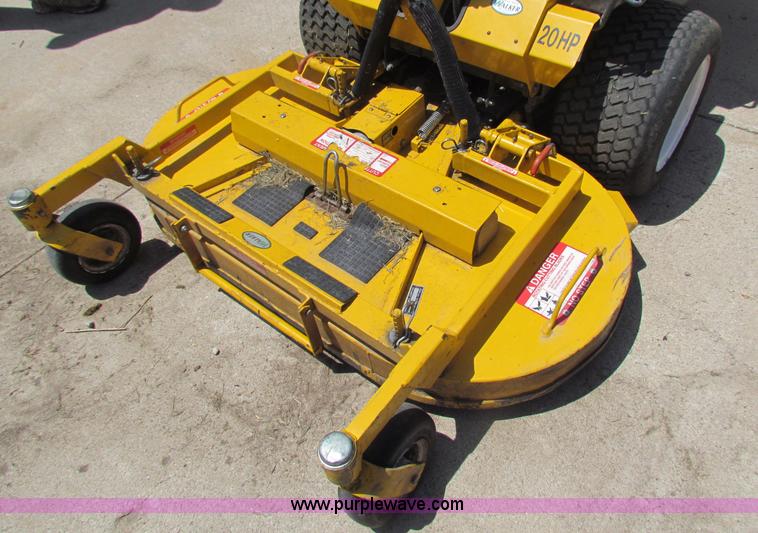 image for item B7273 2005 Walker lawn mower