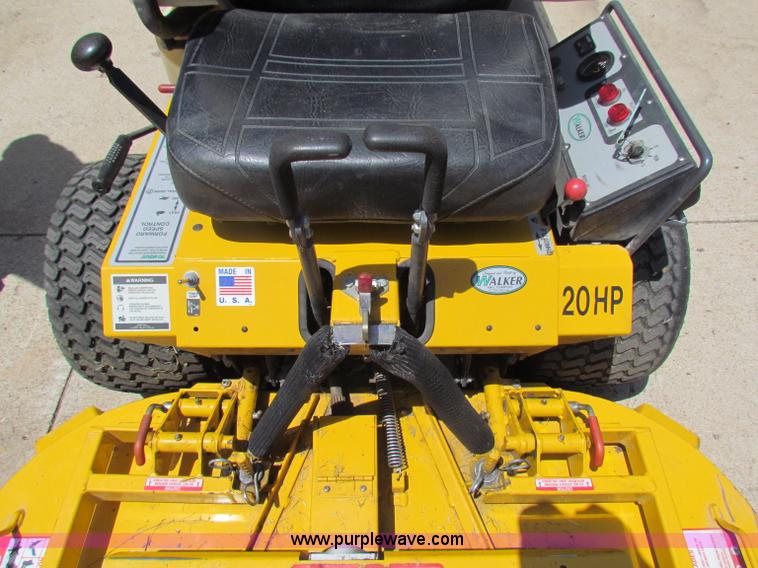 image for item B7273 2005 Walker lawn mower