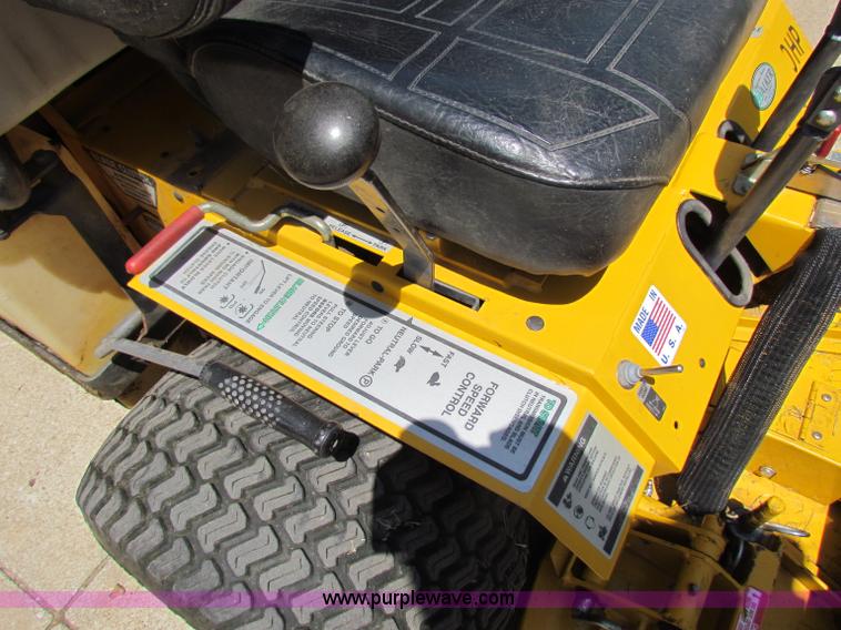 image for item B7273 2005 Walker lawn mower