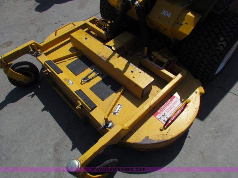 image for item B7275 2009 Walker lawn mower