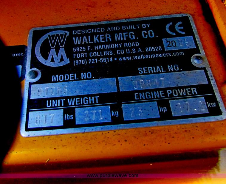 image for item B7275 2009 Walker lawn mower
