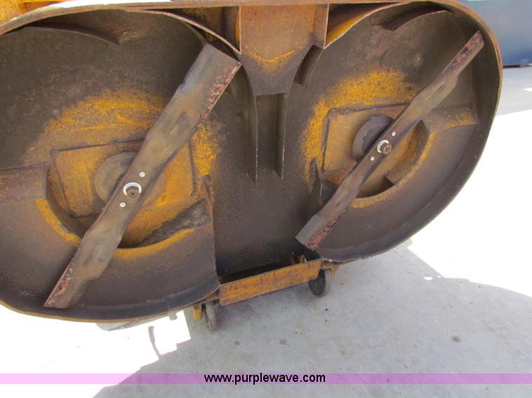 image for item B7275 2009 Walker lawn mower