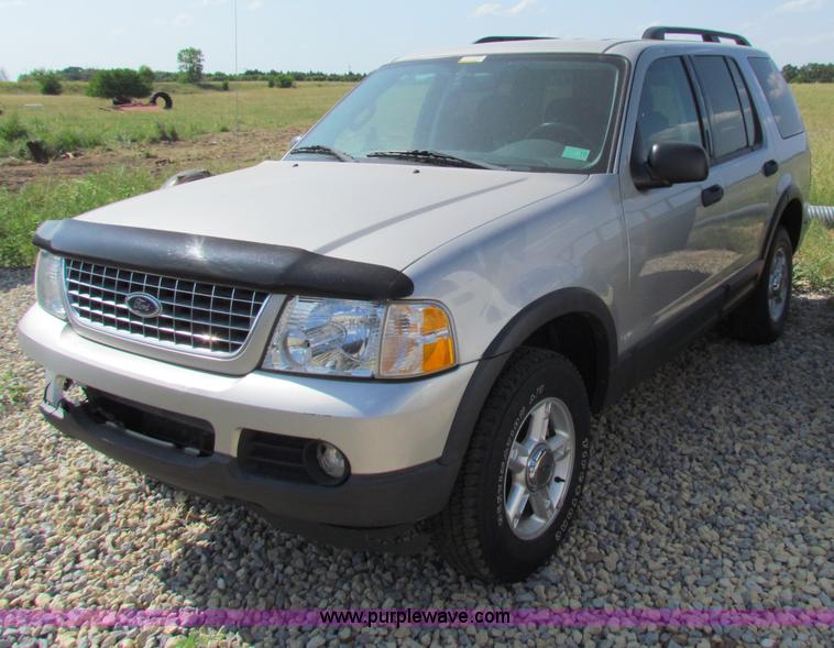 image for item B7276 2003 Ford Explorer XLT SUV