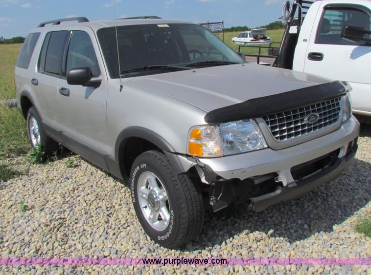 image for item B7276 2003 Ford Explorer XLT SUV