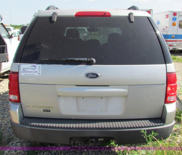 image for item B7276 2003 Ford Explorer XLT SUV
