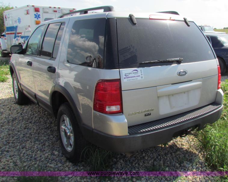 image for item B7276 2003 Ford Explorer XLT SUV