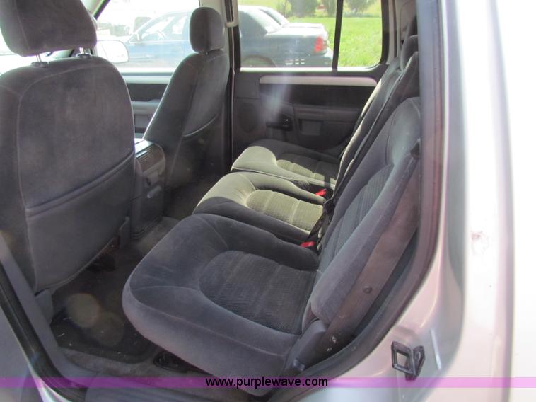 image for item B7276 2003 Ford Explorer XLT SUV