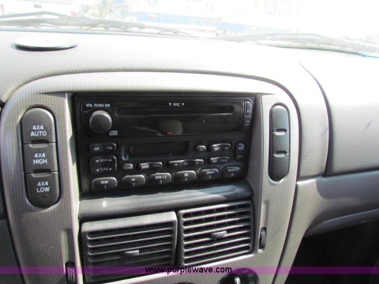 image for item B7276 2003 Ford Explorer XLT SUV