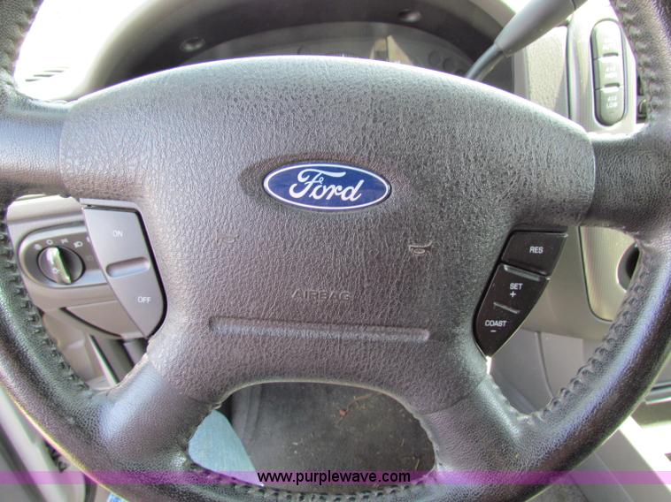 image for item B7276 2003 Ford Explorer XLT SUV