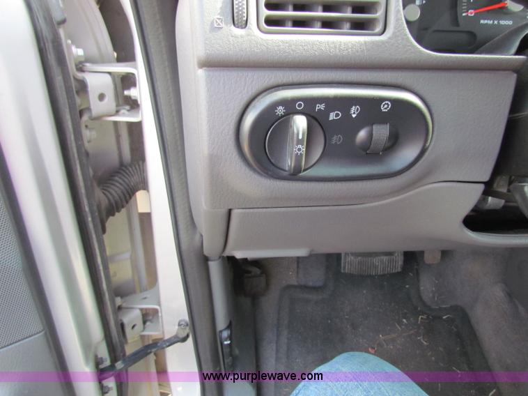 image for item B7276 2003 Ford Explorer XLT SUV