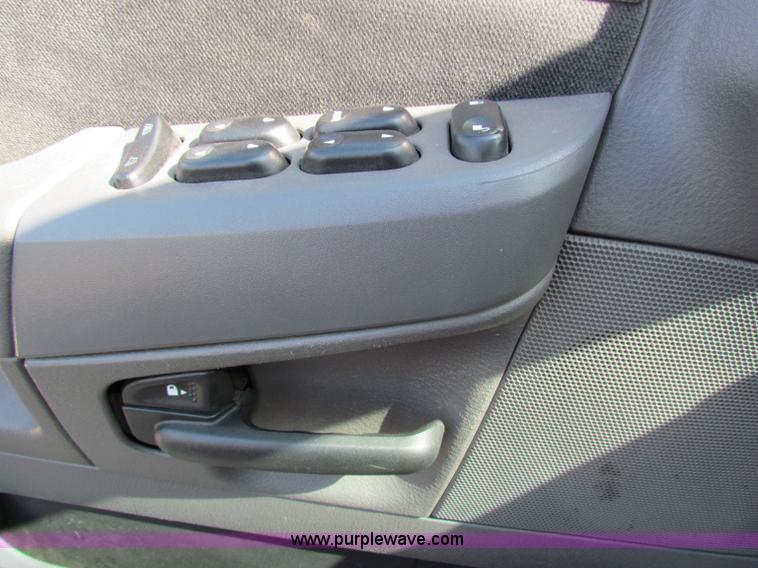 image for item B7276 2003 Ford Explorer XLT SUV