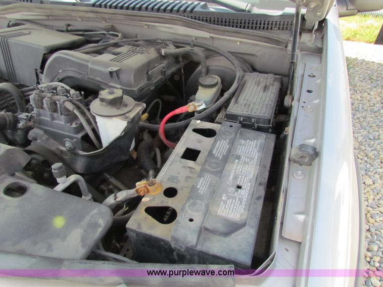 image for item B7276 2003 Ford Explorer XLT SUV