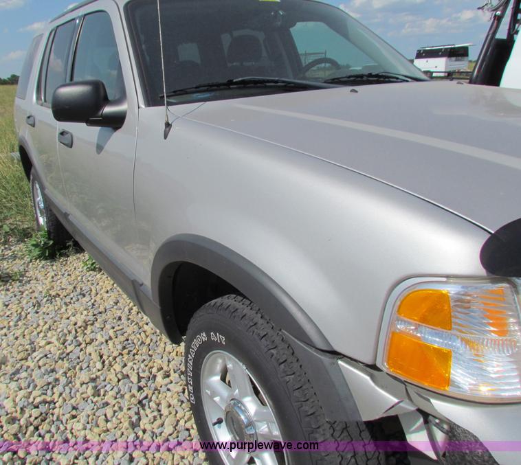 image for item B7276 2003 Ford Explorer XLT SUV