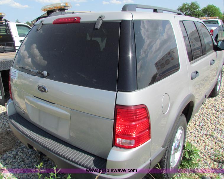 image for item B7276 2003 Ford Explorer XLT SUV