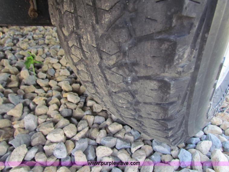 image for item B7276 2003 Ford Explorer XLT SUV