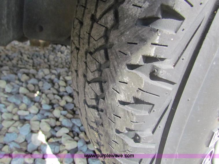 image for item B7276 2003 Ford Explorer XLT SUV