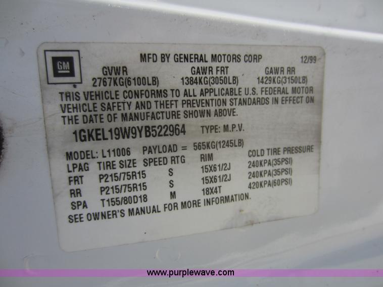 image for item B9112 2000 GMC Safari van