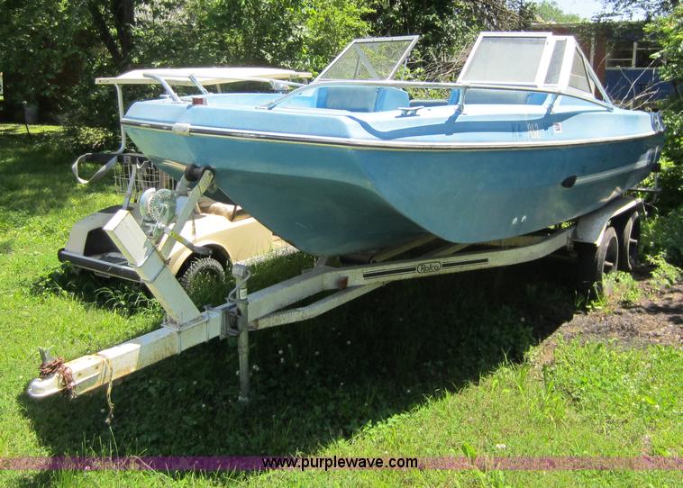 image for item B9115 1977 Arrowglass Cheetah 17' boat