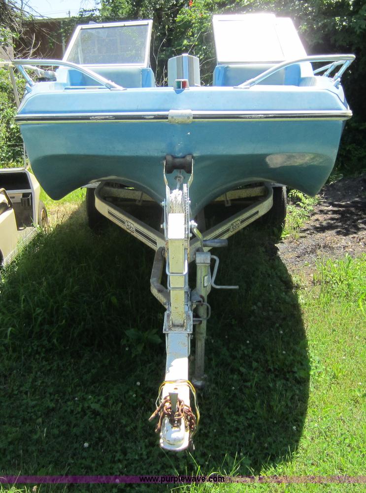 image for item B9115 1977 Arrowglass Cheetah 17' boat