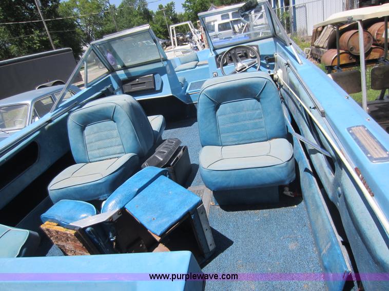 image for item B9115 1977 Arrowglass Cheetah 17' boat