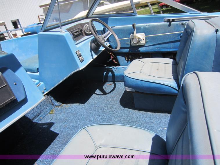 image for item B9115 1977 Arrowglass Cheetah 17' boat