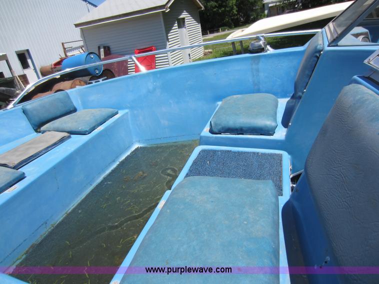 image for item B9115 1977 Arrowglass Cheetah 17' boat