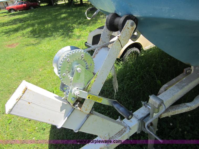 image for item B9115 1977 Arrowglass Cheetah 17' boat