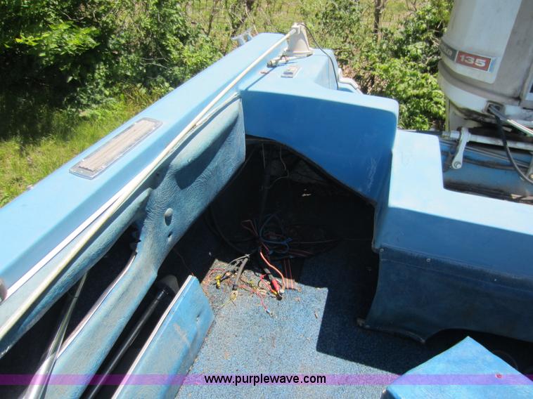 image for item B9115 1977 Arrowglass Cheetah 17' boat