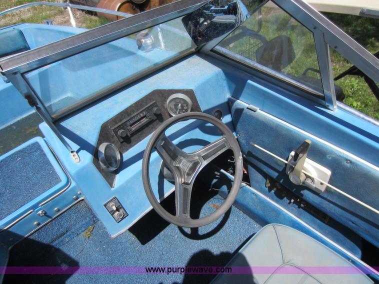 image for item B9115 1977 Arrowglass Cheetah 17' boat