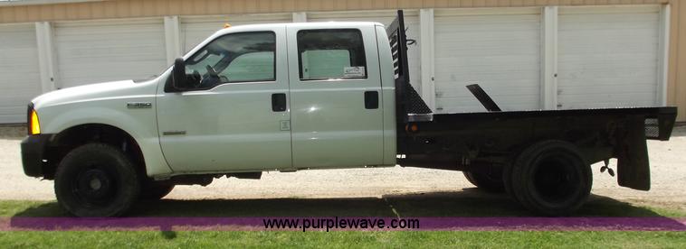image for item C2116 2006 Ford F350 XL Super Duty crew cab pickup truck