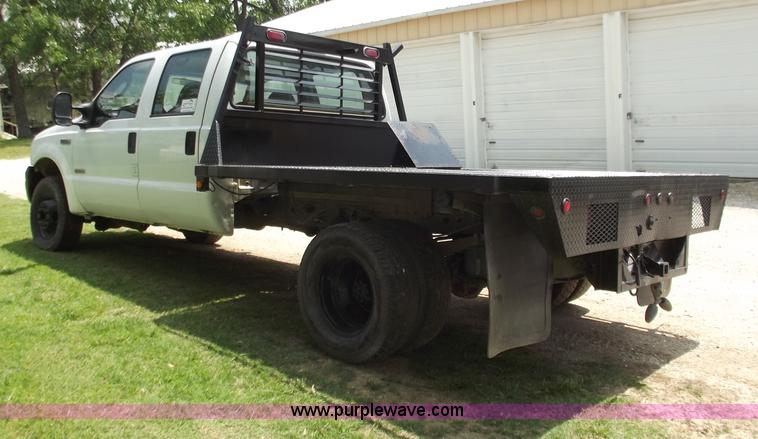 image for item C2116 2006 Ford F350 XL Super Duty crew cab pickup truck