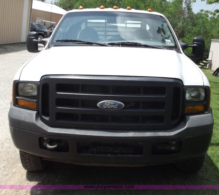 image for item C2116 2006 Ford F350 XL Super Duty crew cab pickup truck