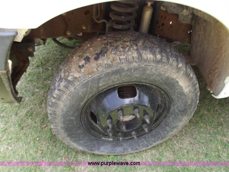 image for item C2116 2006 Ford F350 XL Super Duty crew cab pickup truck