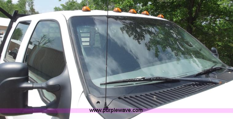 image for item C2116 2006 Ford F350 XL Super Duty crew cab pickup truck