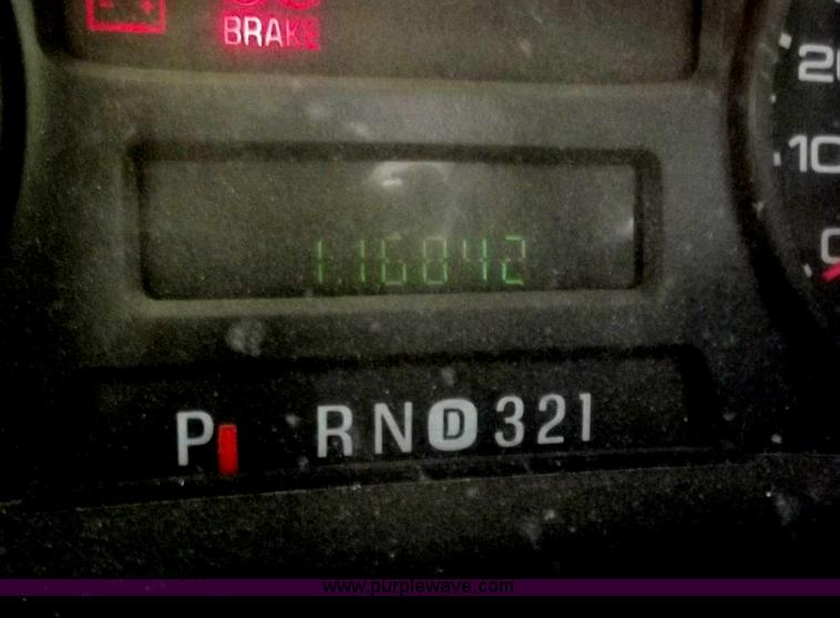 image for item C2116 2006 Ford F350 XL Super Duty crew cab pickup truck