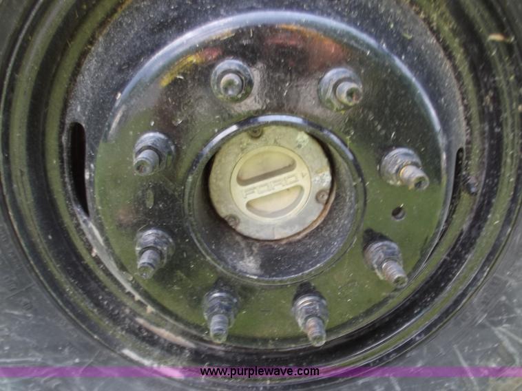 image for item C2116 2006 Ford F350 XL Super Duty crew cab pickup truck