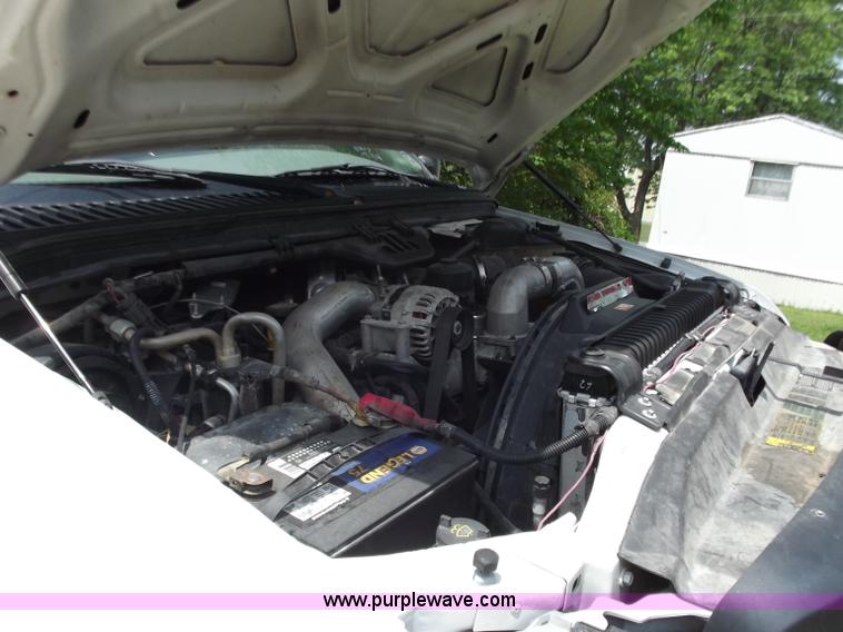 image for item C2116 2006 Ford F350 XL Super Duty crew cab pickup truck