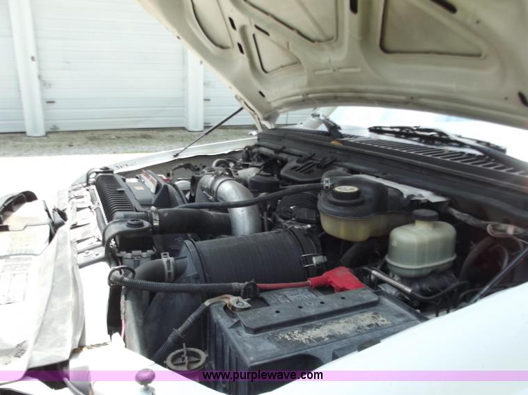 image for item C2116 2006 Ford F350 XL Super Duty crew cab pickup truck