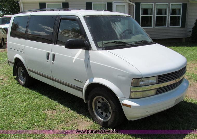 image for item C2132 1995 Chevrolet Astro van