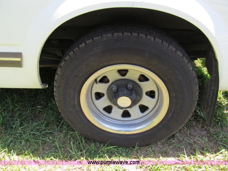 image for item C2132 1995 Chevrolet Astro van