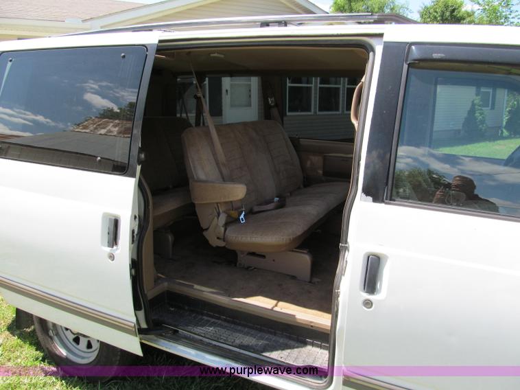 image for item C2132 1995 Chevrolet Astro van